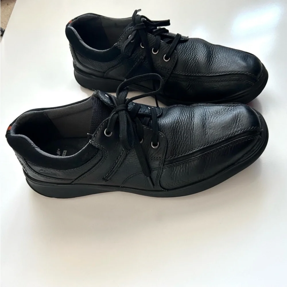 Clark’s Men’s Black Leather Oxford Shoes